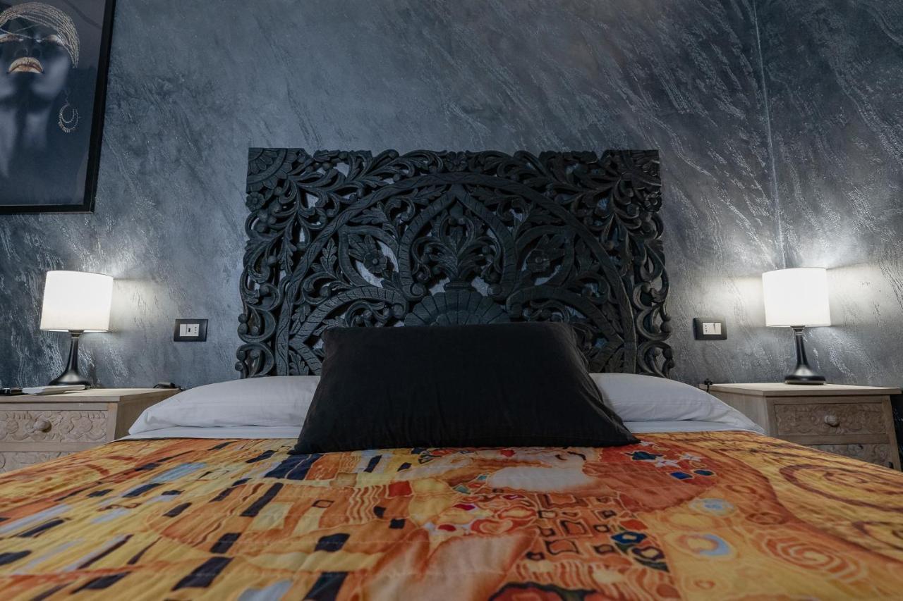 Le Boutique Luxury Rooms Diffused In Historic Center ฟิวมิชีโน ภายนอก รูปภาพ