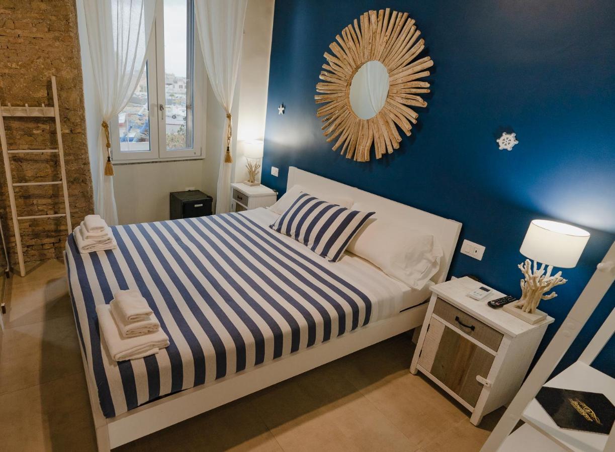 Le Boutique Luxury Rooms Diffused In Historic Center ฟิวมิชีโน ภายนอก รูปภาพ