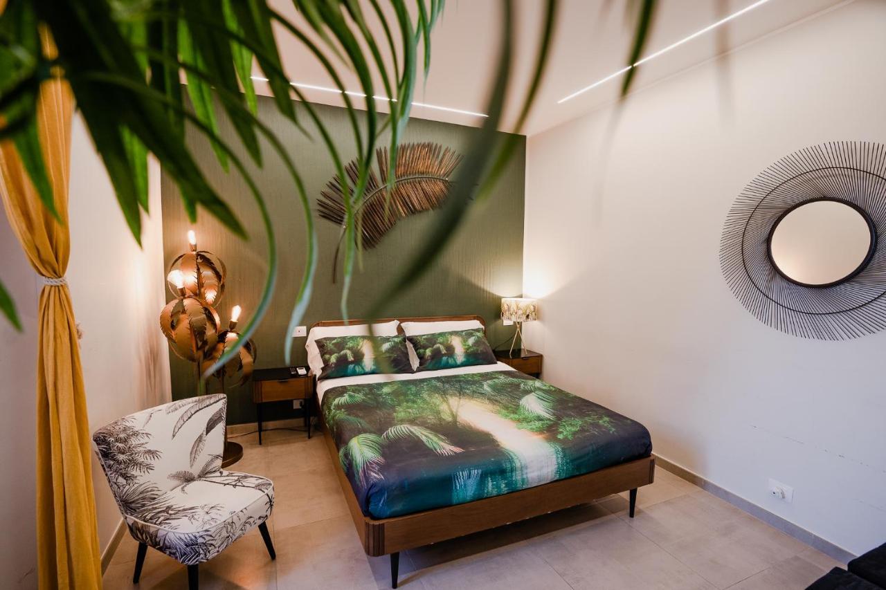 Le Boutique Luxury Rooms Diffused In Historic Center ฟิวมิชีโน ภายนอก รูปภาพ