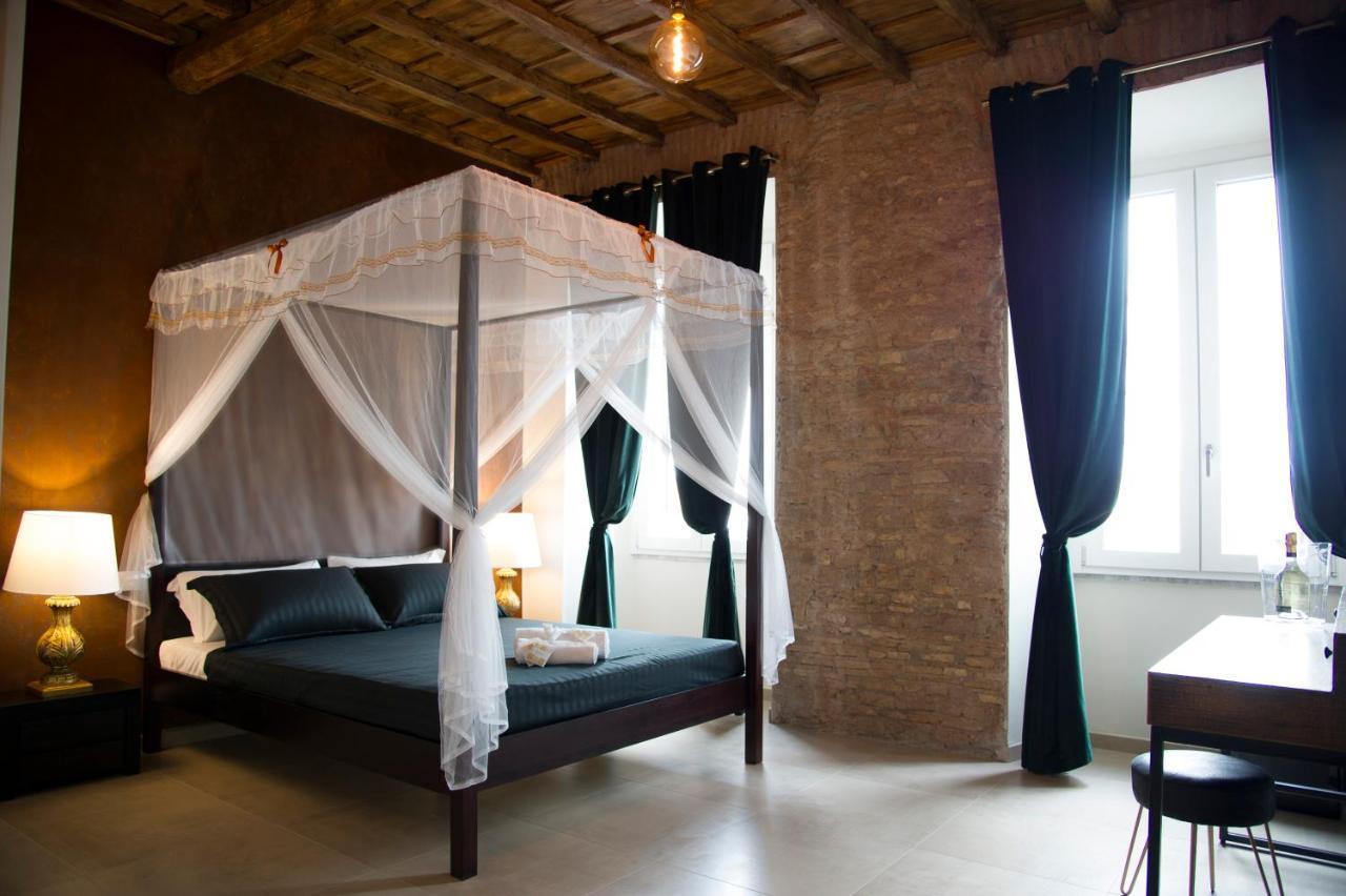 Le Boutique Luxury Rooms Diffused In Historic Center ฟิวมิชีโน ภายนอก รูปภาพ