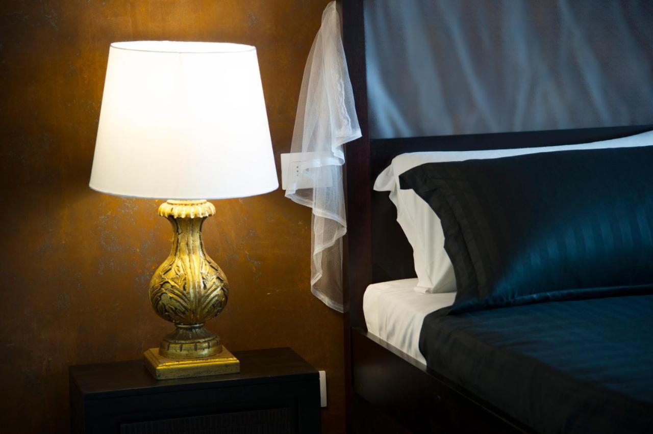 Le Boutique Luxury Rooms Diffused In Historic Center ฟิวมิชีโน ภายนอก รูปภาพ